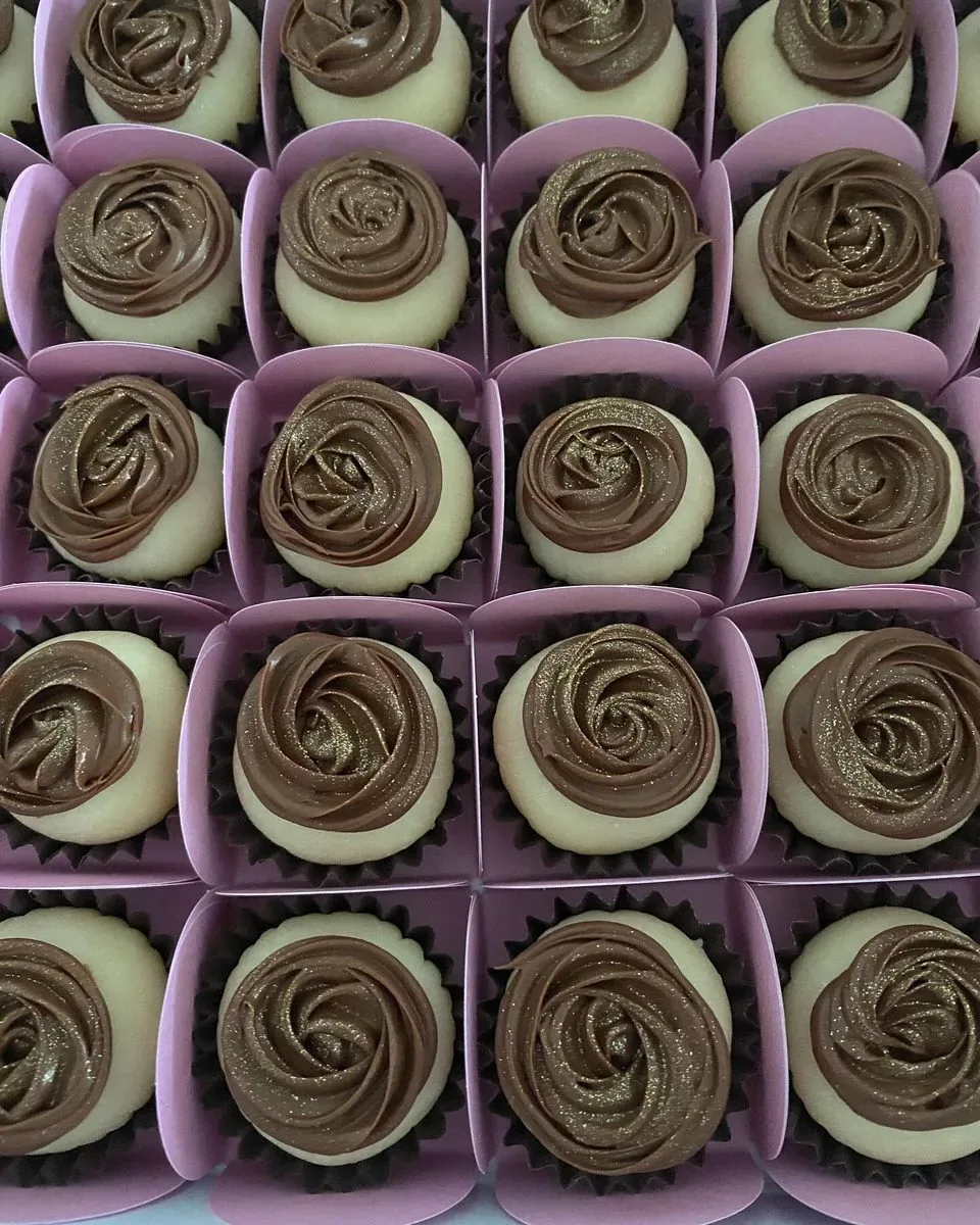 Seleção de doces da Confeitaria da Gis